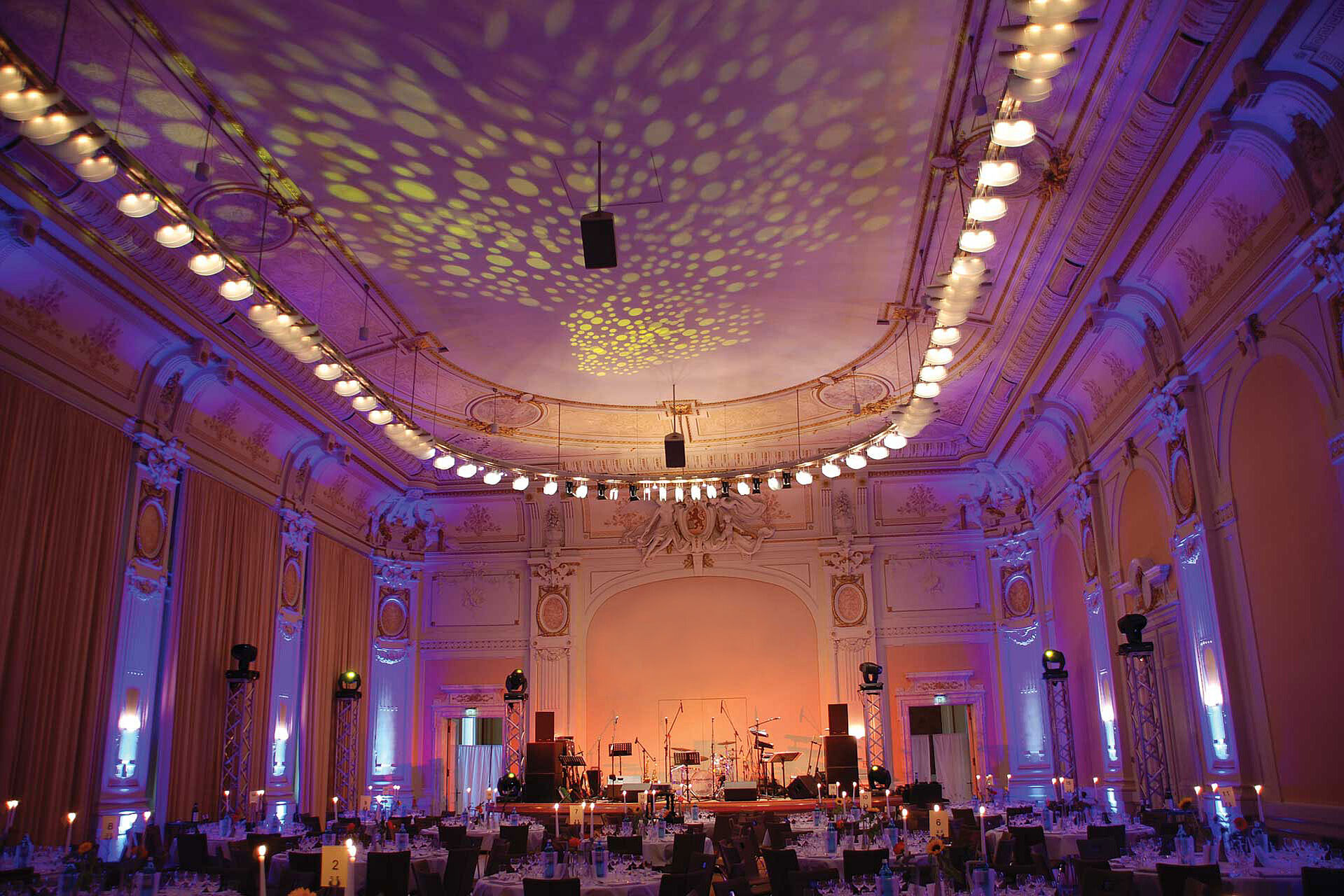 Fest mit Live-Band im Mendelssohn Saal in der Historischen Stadthalle Wuppertal