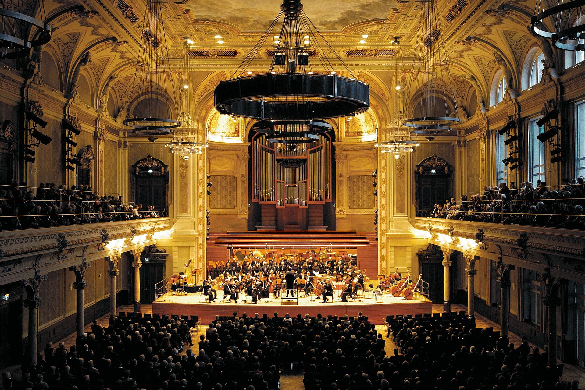 Sinfoniekonzert im Großen Saal in der Historischen Stadthalle Wuppertal