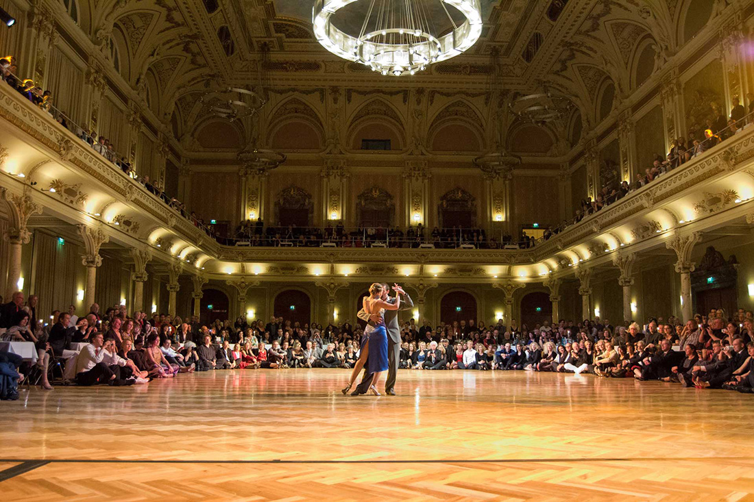 Tangoball und Show im Großen Saal in der Historischen Stadthalle Wuppertal